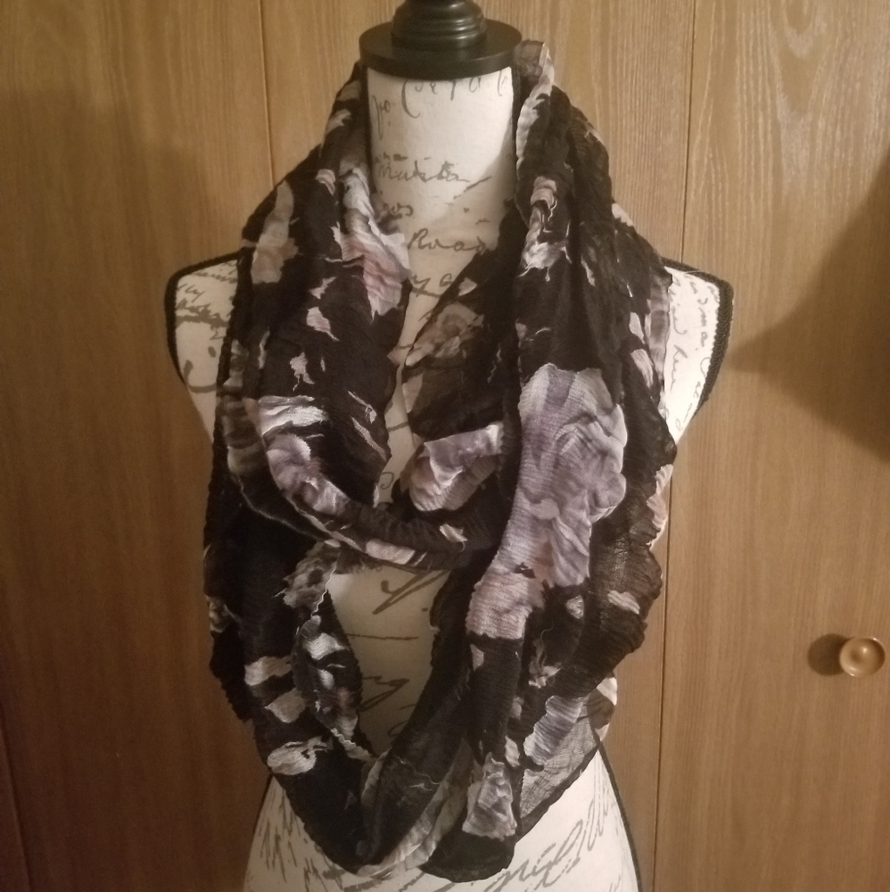 EUC Women's Floral Infinity Scarf